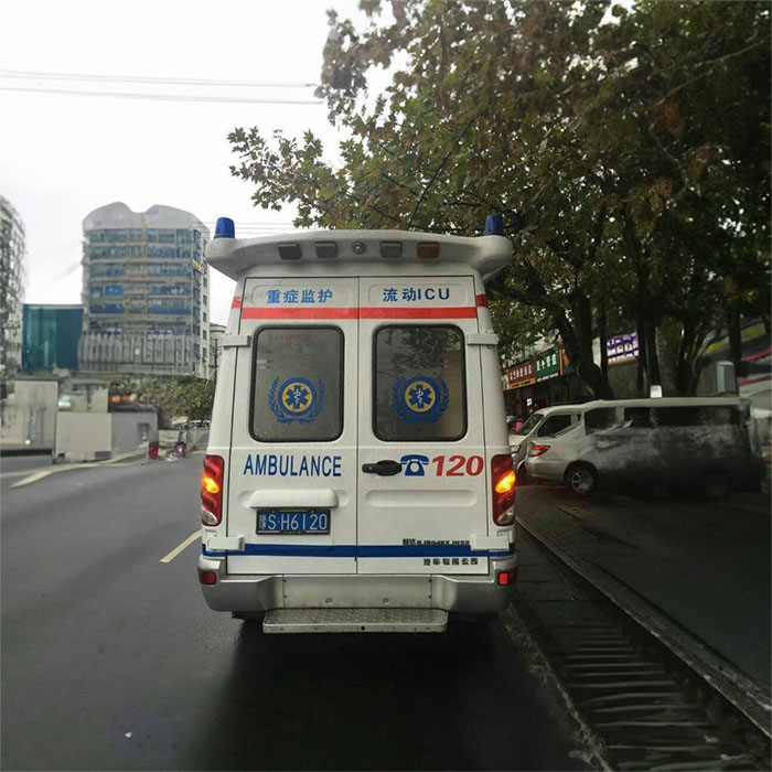 龙岗深圳120急救车租赁康复回老家到珠海市金湾区私人救护车电话号码