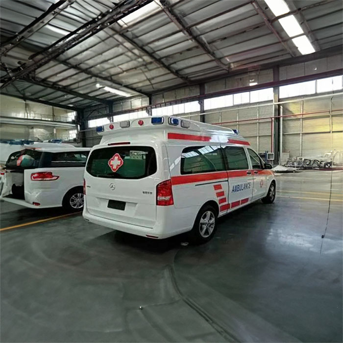 龙岗深圳120救护车租赁病重返乡到佛山市顺德区病人转院如何联系医院