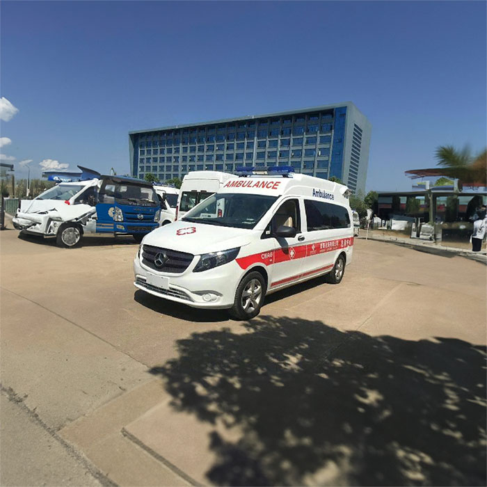 南山深圳救护车租赁康复护送到中山市救护车回家电话号码