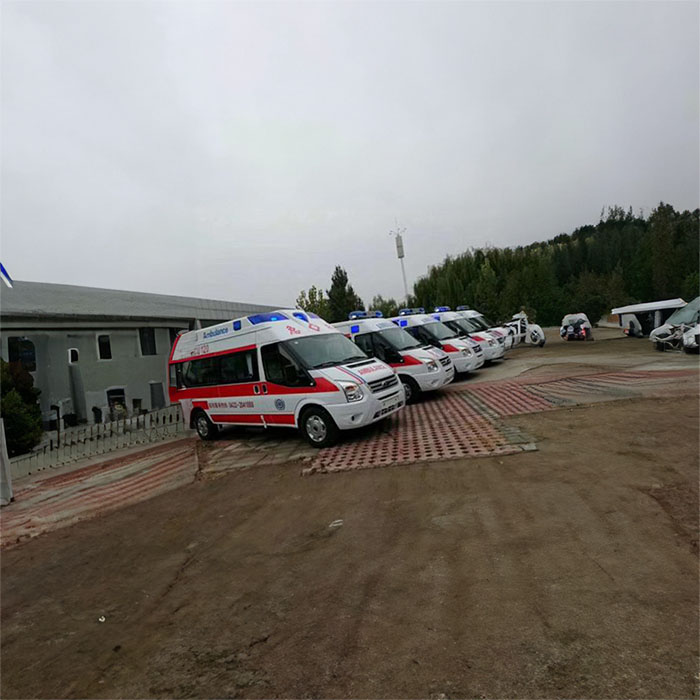 龙岗广东省汕头市中心医院租赁私人救护车到西藏自治区人民医院带呼吸机救护车出租