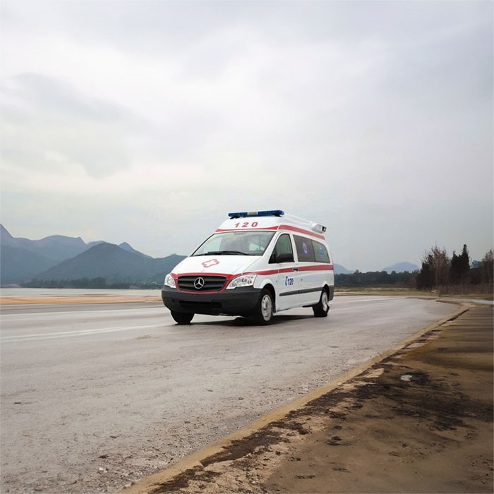 龙岗珠江医院租私家救护车转院到地坛医院救护车 出租