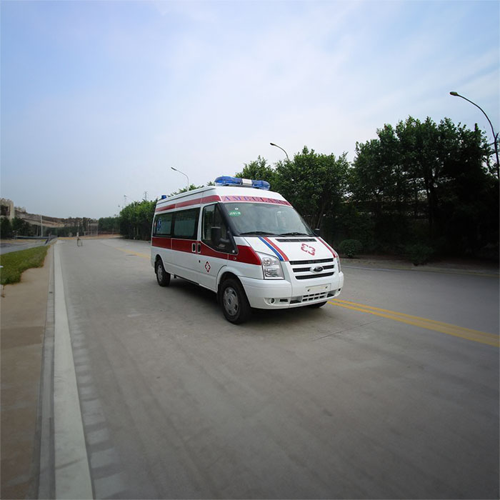 龙岗深圳120救护车租赁出院回老家到广州市私人救护车出租联系电话