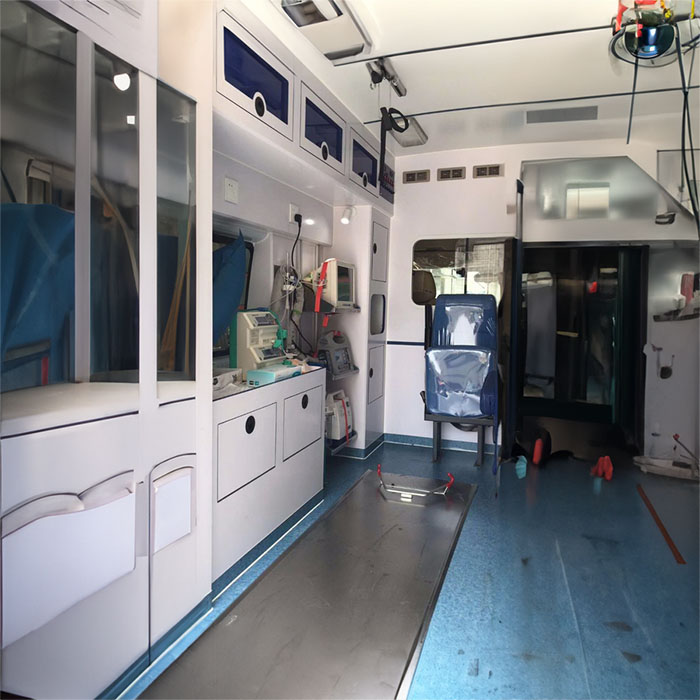 龙岗深圳120急救车出租康复护送到汕尾市城区租赁救护车联系电话