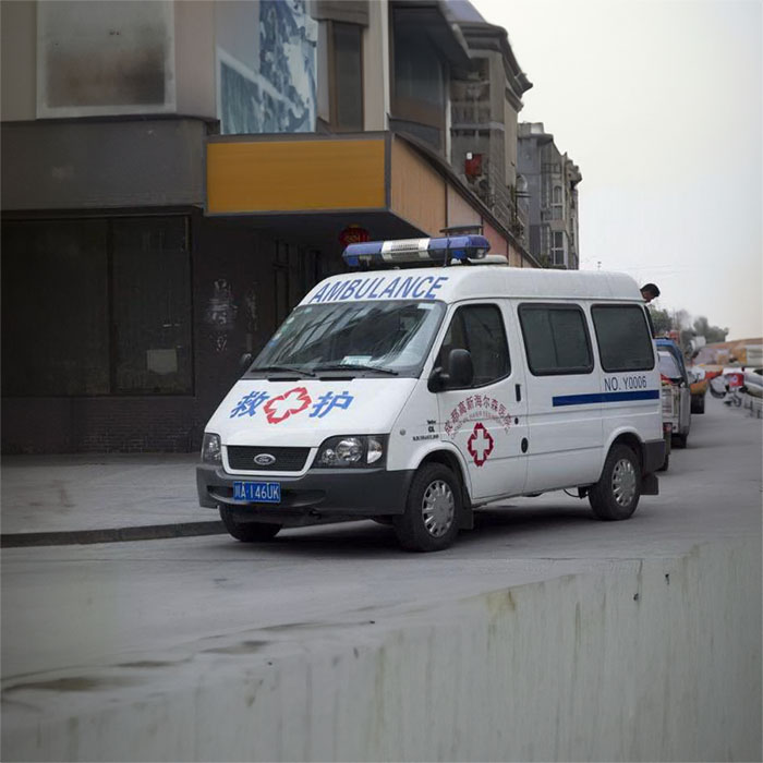 南山深圳急救车租赁出院返乡到珠海市市辖区医疗救护电话