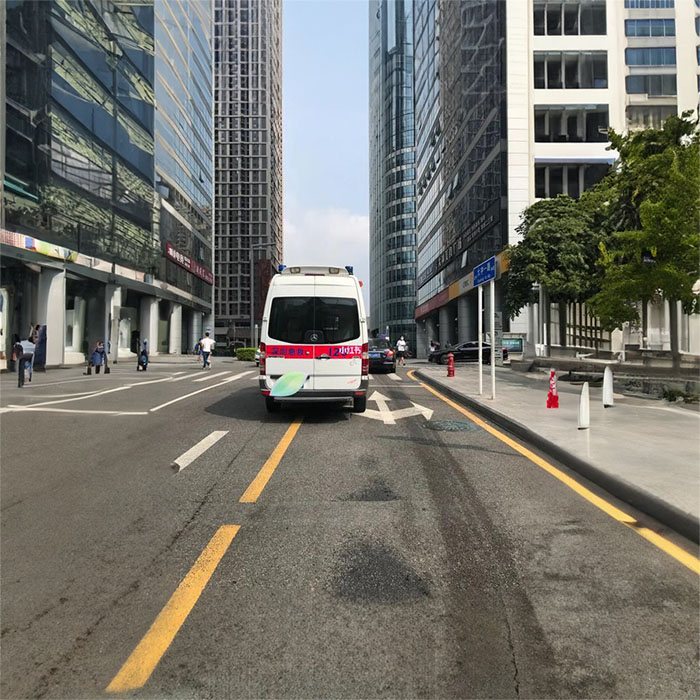 龙岗深圳120急救车租赁出院回家到清远市连山壮族瑶族自治县出租私人救护车电话