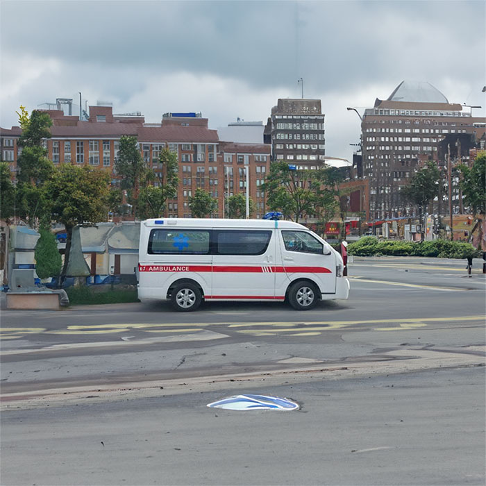 龙岗广东暨南大学医学院第四附属医院租私家救护车转院到淮北市人民医院救护车费
