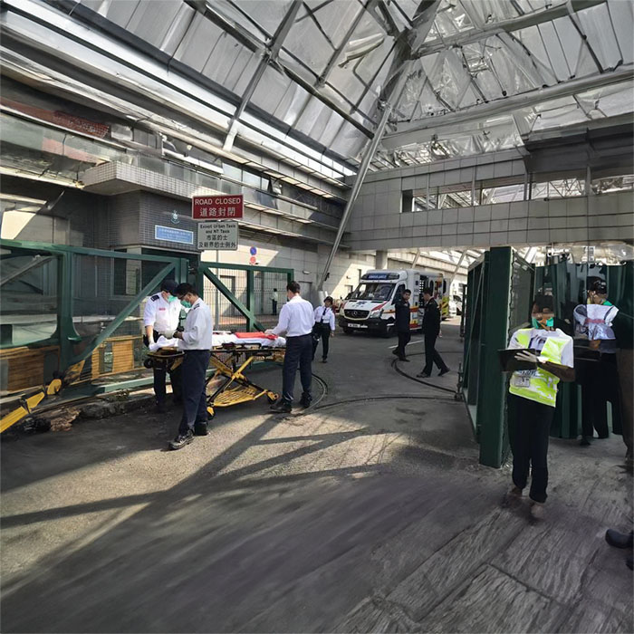 龙岗广东中山大学中山眼科中心私人救护车出租到昆明市人民医院120救护车出租