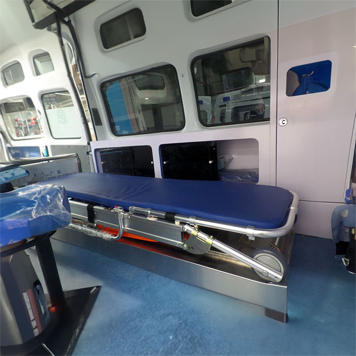 龙岗中山二院租救护车护送到新疆维吾尔自治区中医医院哪里有救护车出租