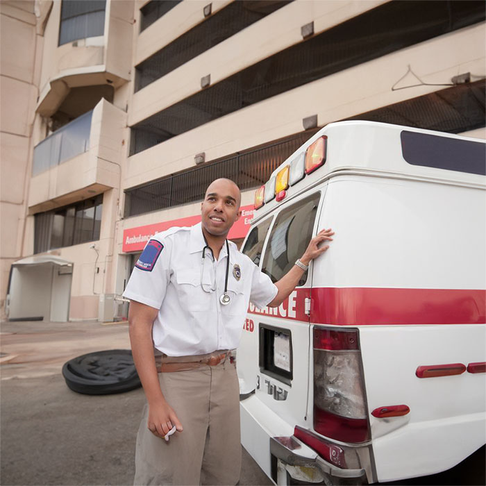 南山深圳120救护车出租康复护送到韶关市非急救转运电话号码