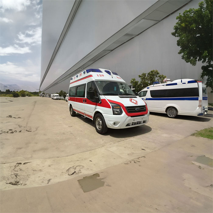 广东深圳市人民医院租私家救护车转院到泸州医学院附属中医院泸州医学院附属第二医院救护车价格