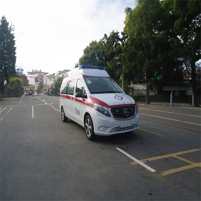 龙岗广东省粤北人民医院120私人救护车租赁到内蒙古医学院第二附属医院（内蒙古医学院二附院）救护车转运名片-救护车出租