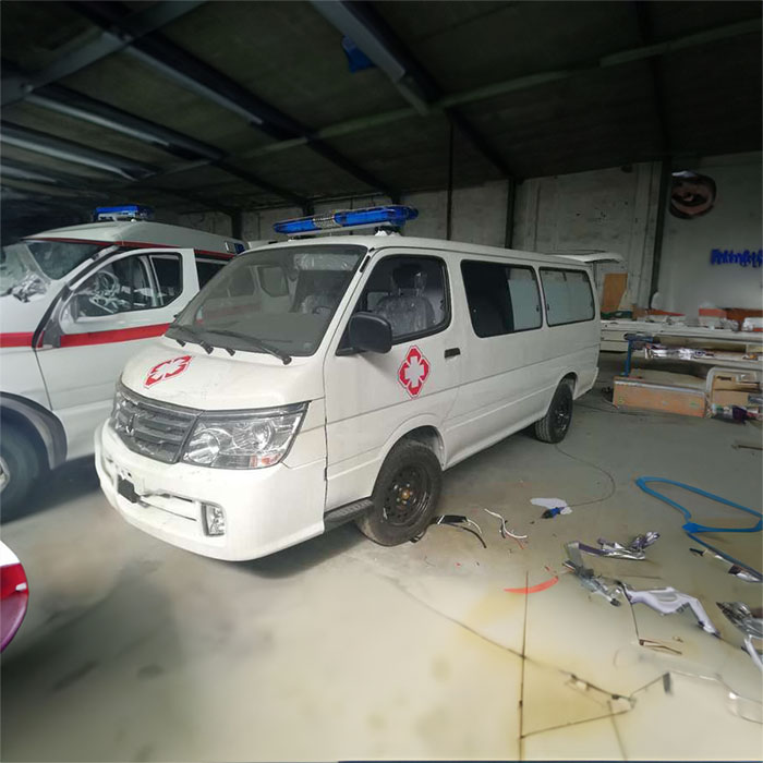 龙岗深圳急救车租赁出院返乡到珠海市斗门区转院救护车出租电话