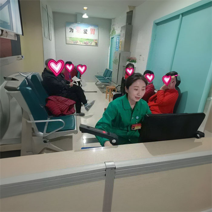 龙岗深圳市妇幼保健院租赁正规救护车到葛洲坝水利水电集团公司中心医院专业救护车转运-救护车出租