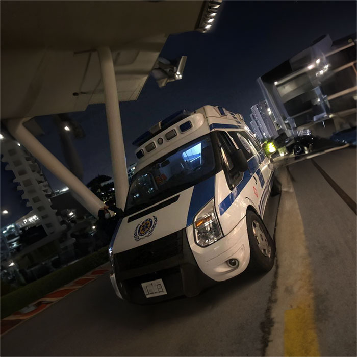 龙岗深圳救护车租赁病重回老家到广州市越秀区救护车咨询电话