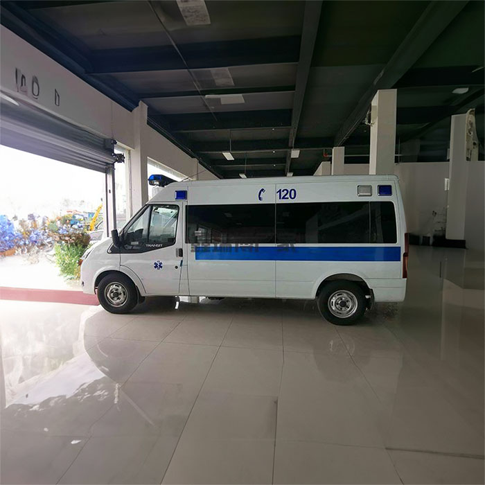 龙岗深圳救护车租赁康复回老家到肇庆市鼎湖区专业接送病人服务车电话