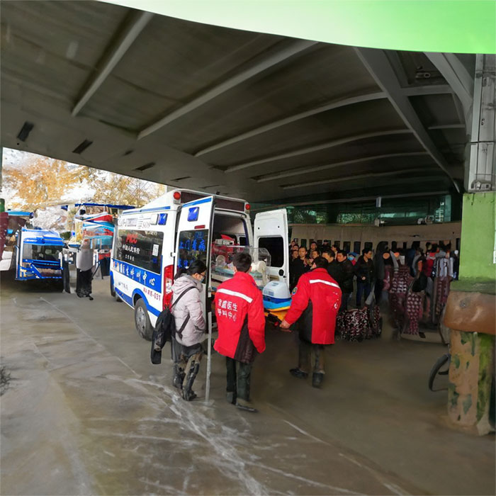 龙岗东莞东华医院120私人救护车租赁到贵阳医学院第二附属医院长途救护车租车