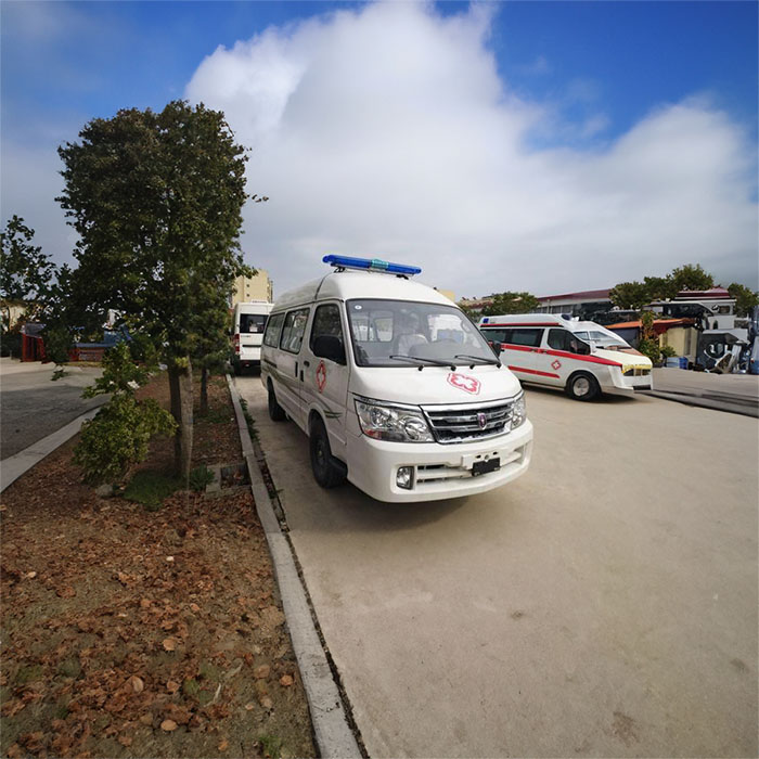 龙岗广东广州市职业病防治院私人救护车租赁到乌鲁木齐铁路局中心医院非急救转运车-救护车出租
