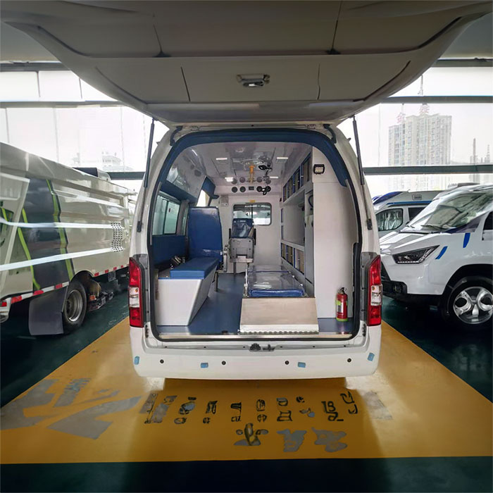 龙岗广东广州中医药大学中山附属医院租救护车护送到中国医科大学附属第二医院跨省救护车电话