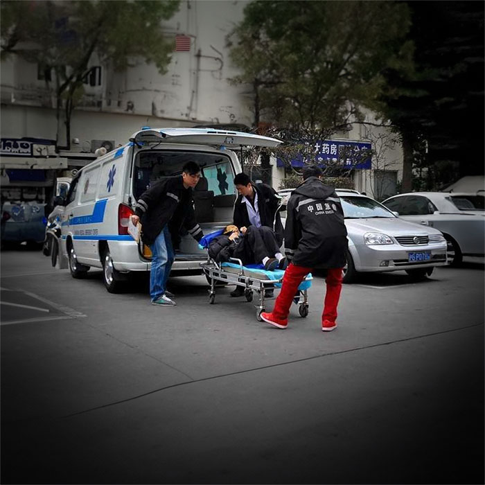 深圳深圳救护车出租康复回家到清远市阳山县如果病人转院怎么联系救护车