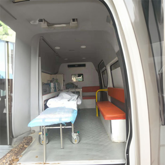 广东省佛山市第四人民医院租赁私人救护车转运到中国人民解放军西藏军区总医院正规救护车出租电话