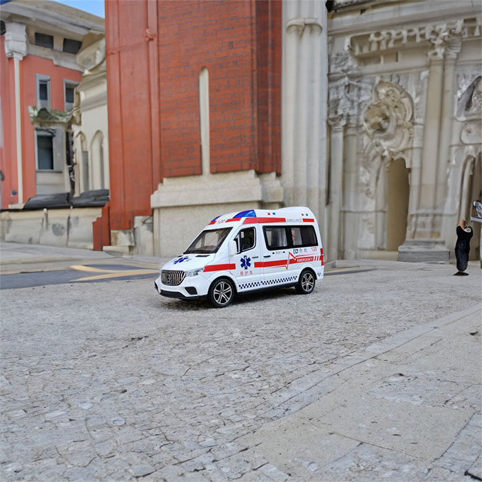 广东省广州市妇婴医院租赁私家救护车转院到复旦大学附属儿科医院徐汇院区（复旦儿科徐汇院区）私人救护车出租电话号码