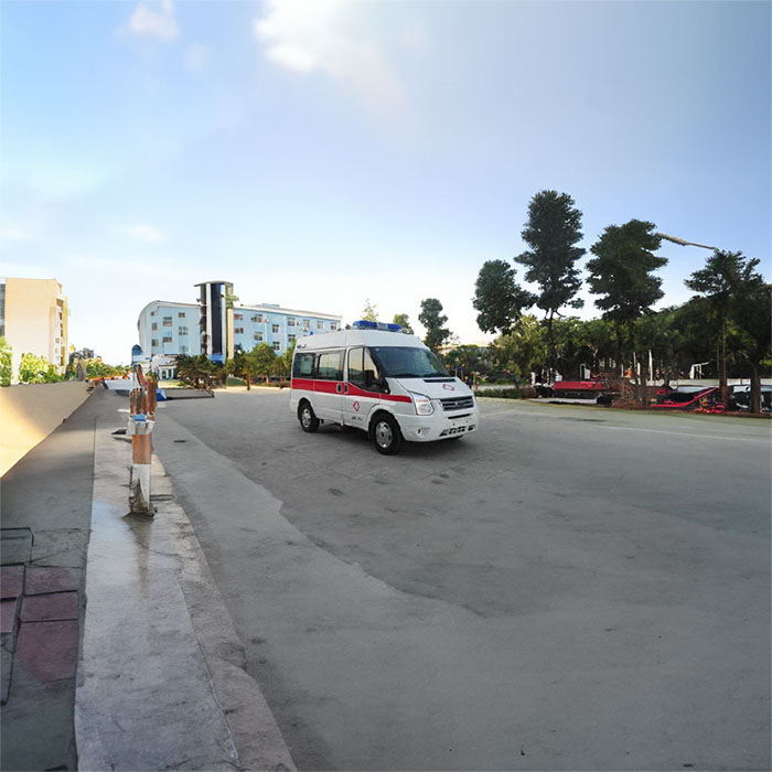 广东省中山大学附属口腔医院120私人救护车租赁到新疆医科大学附属医院救护车一般收多少钱
