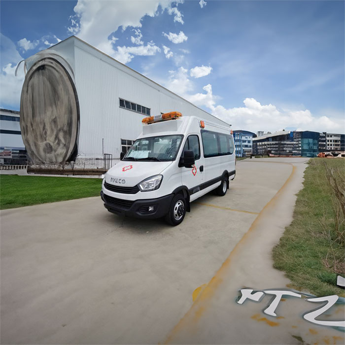 深圳深圳急救车出租康复回家到韶关市新丰县租救护车联系电话