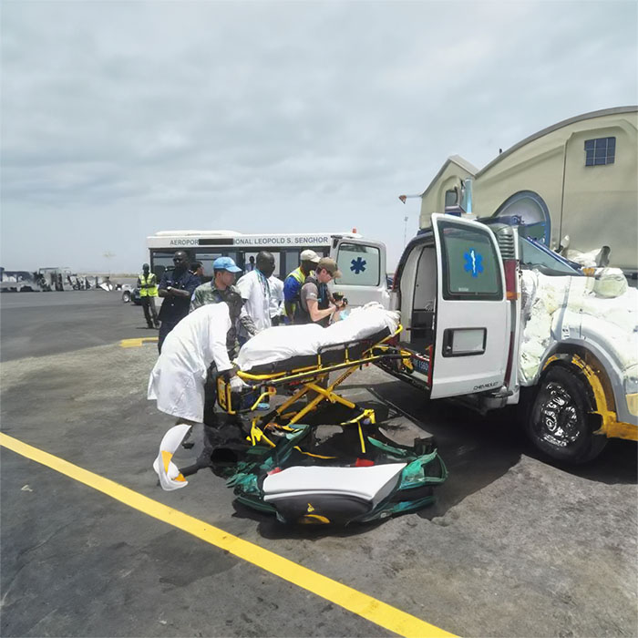 深圳深圳120救护车出租康复回老家到汕头市南澳县私人救护车租赁联系电话