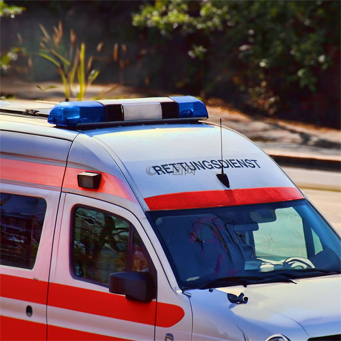 宝安暨南大学医学院第三附属医院租私人急救车到益阳市人民医院转运车救护车-救护车出租