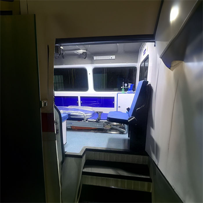 盐田广东省南方医科大学南方医院租赁正规救护车到柳州医学高等专科学校附属医院120救护车出租