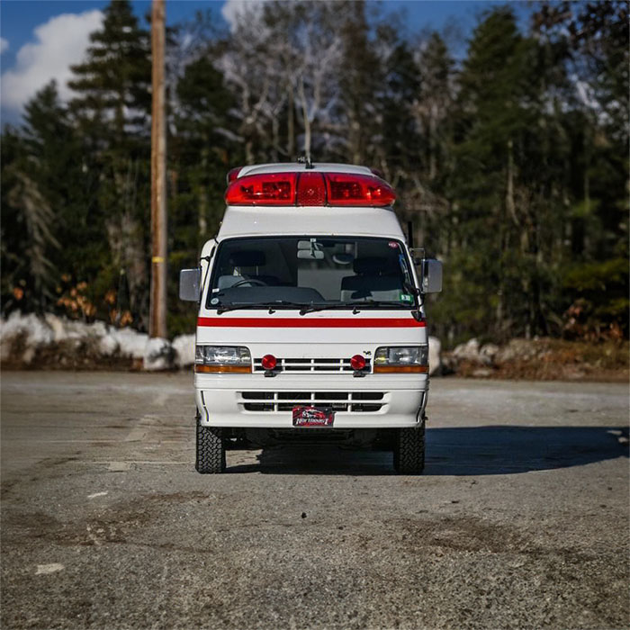 深圳深圳急救车租赁康复回家到河源市连平县运送病人的车电话