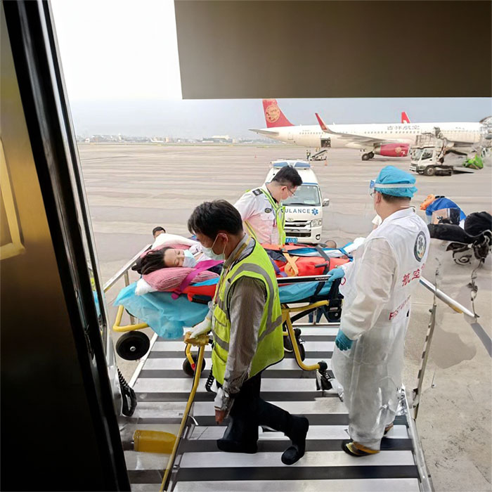 深圳深圳120救护车出租康复回家到梅州市平远县有担架的车接送电话