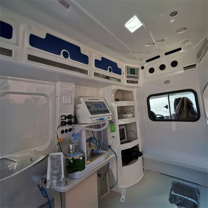 广东省佛山市禅城区中心医院租赁私人救护车转运到中国人民解放军第八一医院民航救护车转运价钱-救护车出租