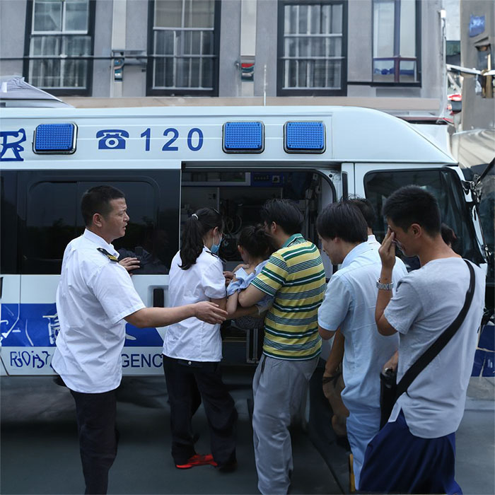 广东省广东陆总医院租私人急救车到西安交通大学医学院第二附属医院转运型救护车-救护车出租