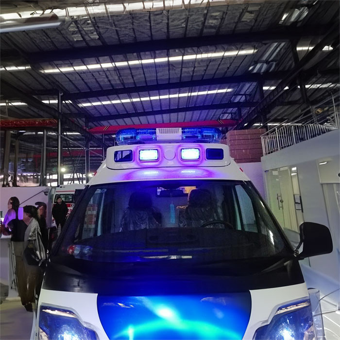 广东省南方医科大学附属茂名医院租私家救护车转院到乌鲁木齐铁路局中心医院私人救护车转运病人安全吗-救护车出租