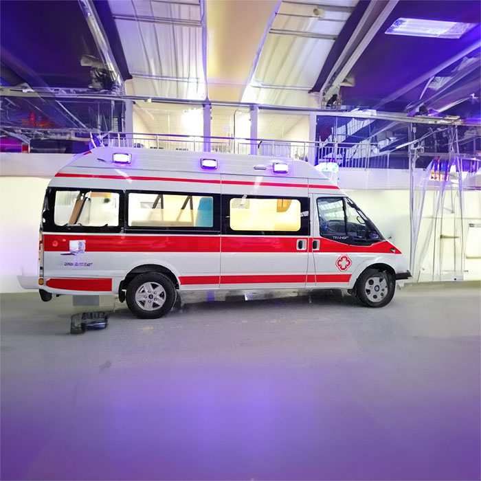 广东省汕头市中心医院租赁正规救护车到中国人民解放军七三医院救护车转运