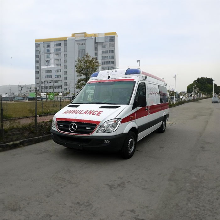 广东普宁市人民医院出租急救车护送到沈阳铁路局吉林中心医院长途救护车电话