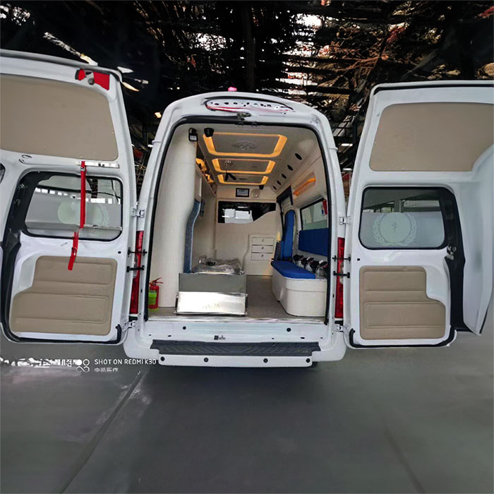 广东暨南大学附属医院出租急救车护送到甘肃中医学院附属医院救护车租赁大连