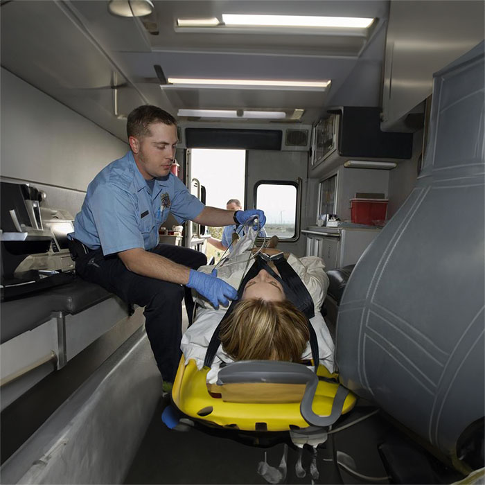 深圳深圳急救车租赁康复回家到阳江市市辖区医院120救护车电话