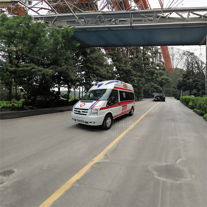 中山市博爱医院租用私人救护车护送到鞍山市中心医院救护车出租租赁