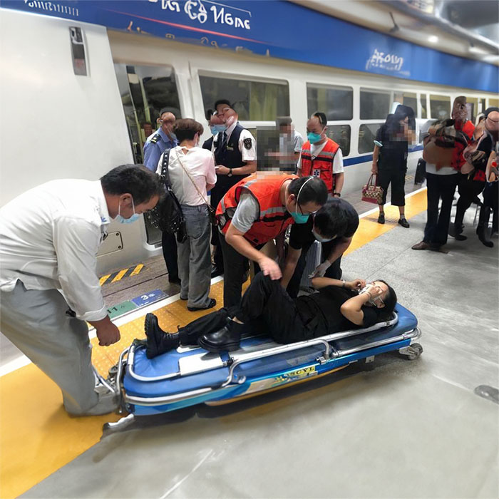 深圳深圳救护车出租出院回老家到广州市萝岗区120救护车出租转院电话