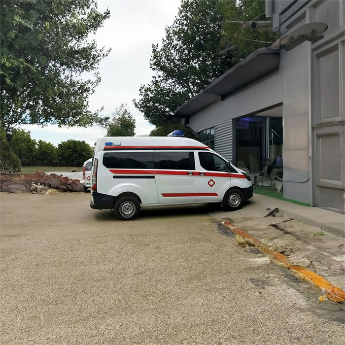 广东佛山市妇幼保健院租赁私家救护车转院到天津市中心妇产科医院正规救护车出租