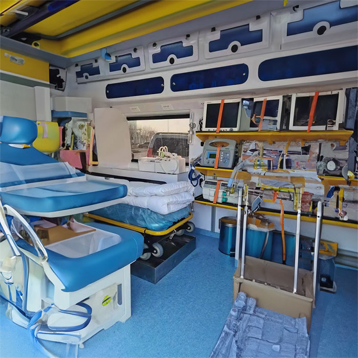 深圳深圳急救车租赁病重回老家到湛江市市辖区出租私人救护车电话