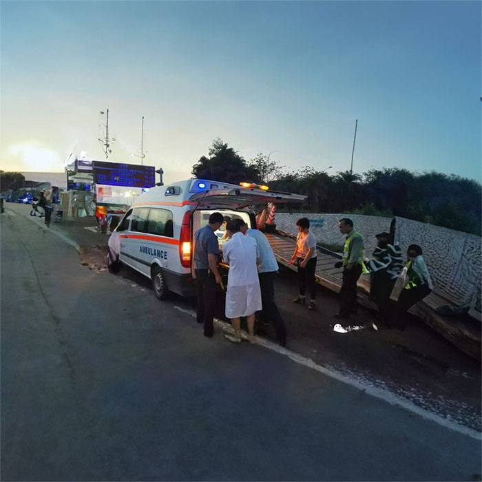 东莞市厚街医院租赁私家救护车到中国人民解放军第二五三医院医院救护车出租电话