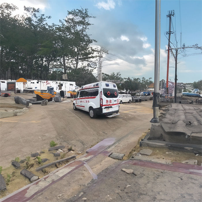 广东广州中医药大学中山附属医院预约私人救护车转运到重庆医科大学附属医院救护车转运出租-救护车出租