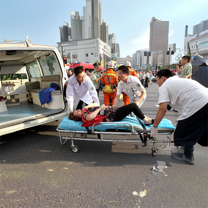 广东省韶关市人民医院租120私人急救车到厦门市妇幼保健院长途救护车转院出租