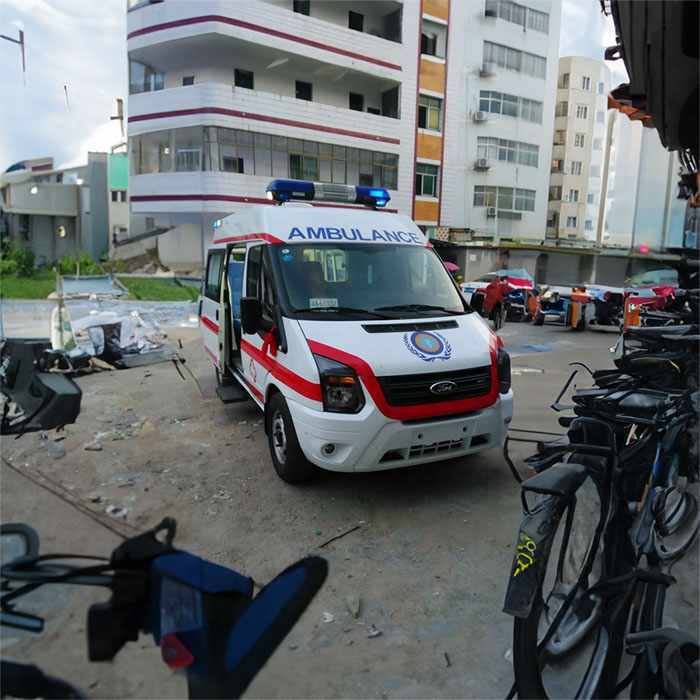 广东省中山二院租救护车到广东省佛山市禅城区中心医院救护车收费标准