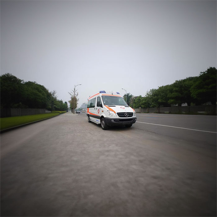 广东省广东暨南大学医学院第四附属医院租私人救护车转院到北华大学医学院附属医院救护车收费标准