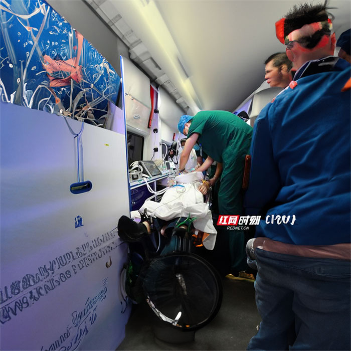 深圳深圳急救车租赁康复回老家到珠海市斗门区租赁急救车电话号码