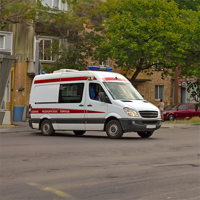 广东药学院附属医院出租急救车护送到广西中医学院附属瑞康医院正规救护车出租